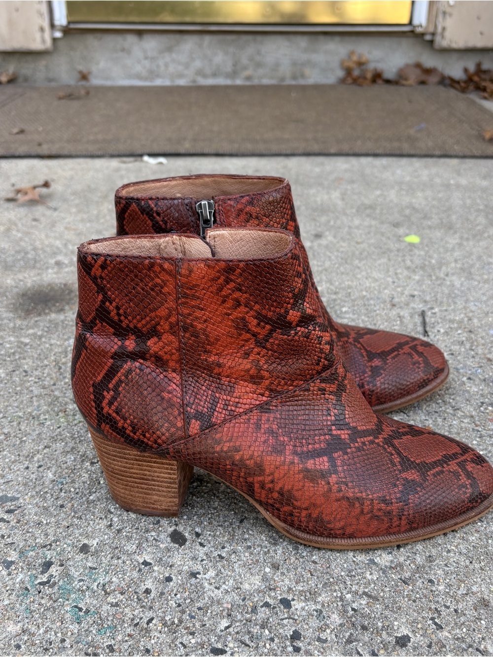 Madewell Snake Embossed Leather Ankle Boots Size 8 - Picture 16 of 16